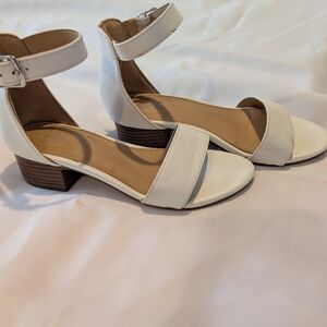 Elegant White Girl's 1 Sandals